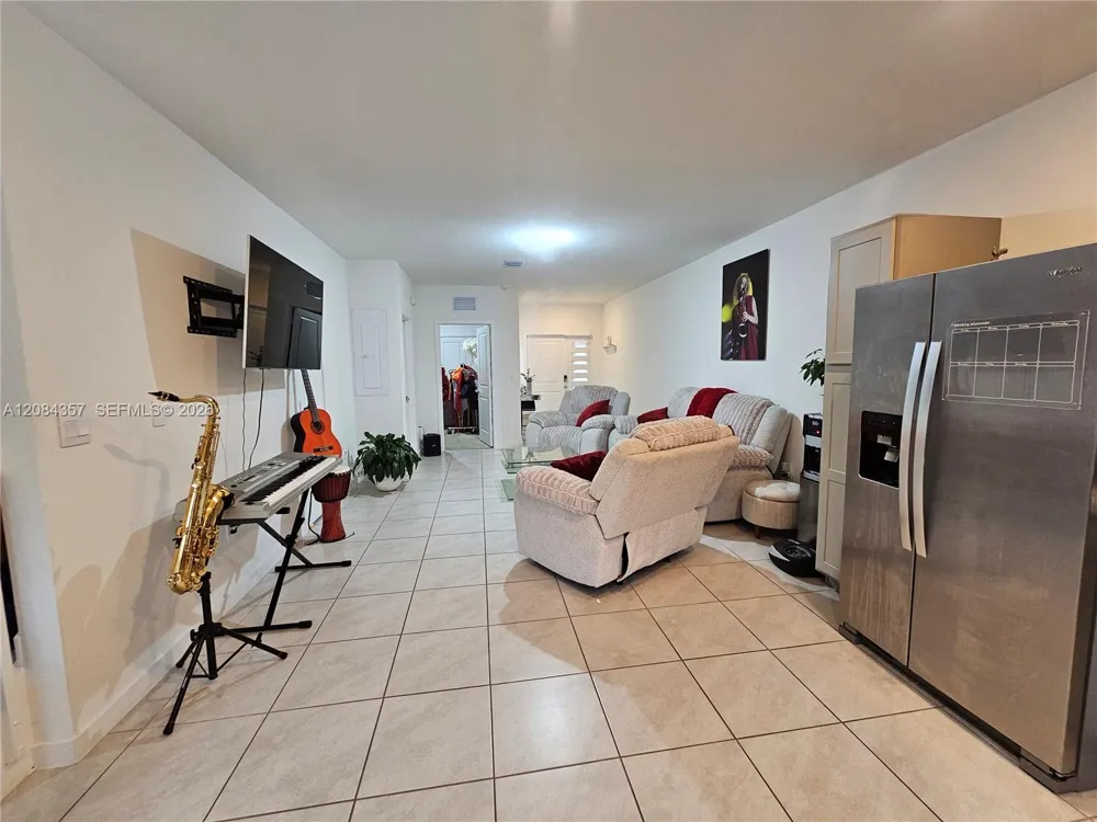 300 NE 12th St Florida City, FL 33034