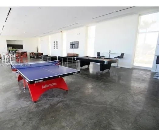 15051 Royal Oaks Ln #2302 North Miami, FL 33181