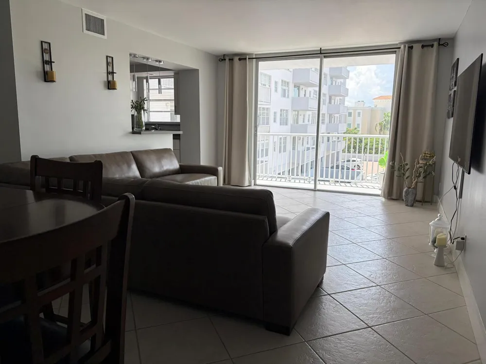 137 GOLDEN ISLES DRIVE #412 Hallandale Beach, FL 33009