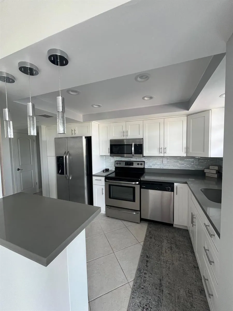 137 GOLDEN ISLES DRIVE #412 Hallandale Beach, FL 33009