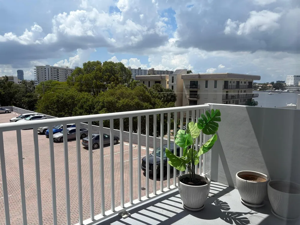 137 GOLDEN ISLES DRIVE #412 Hallandale Beach, FL 33009