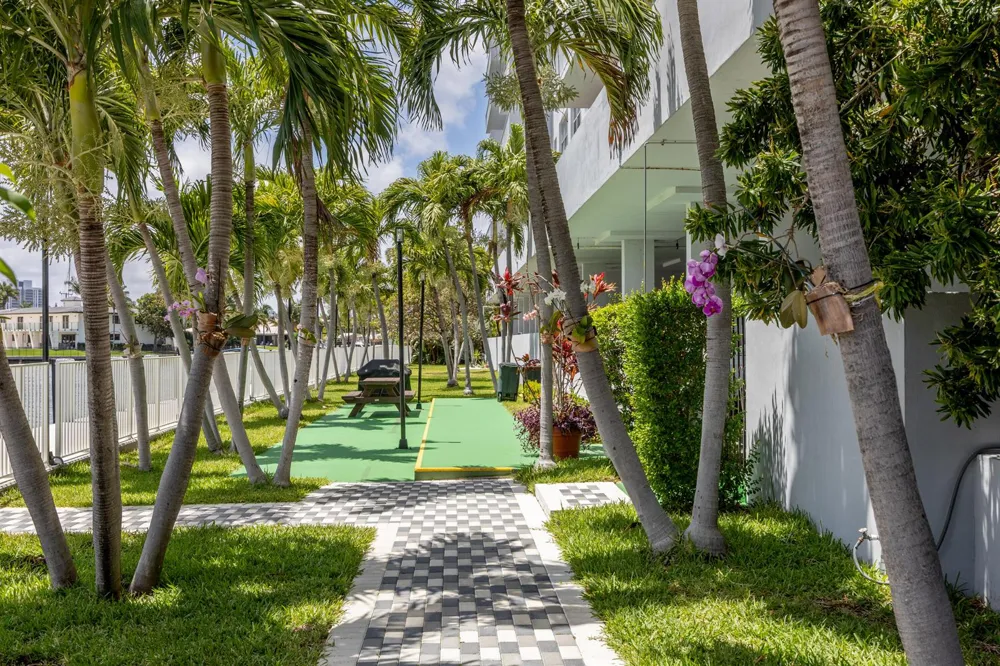 137 GOLDEN ISLES DRIVE #412 Hallandale Beach, FL 33009