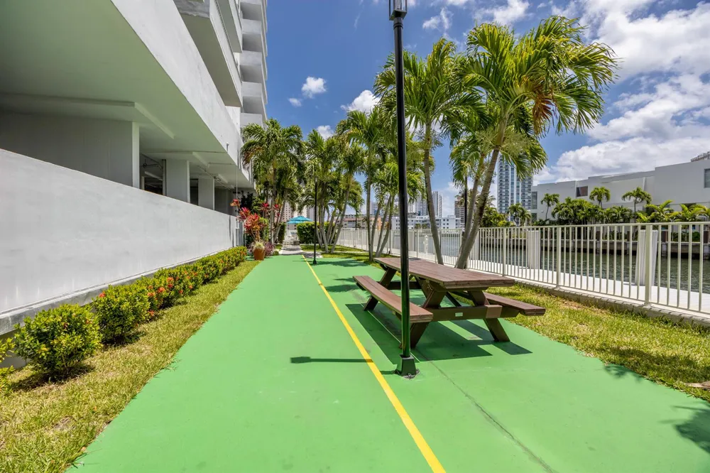 137 GOLDEN ISLES DRIVE #412 Hallandale Beach, FL 33009