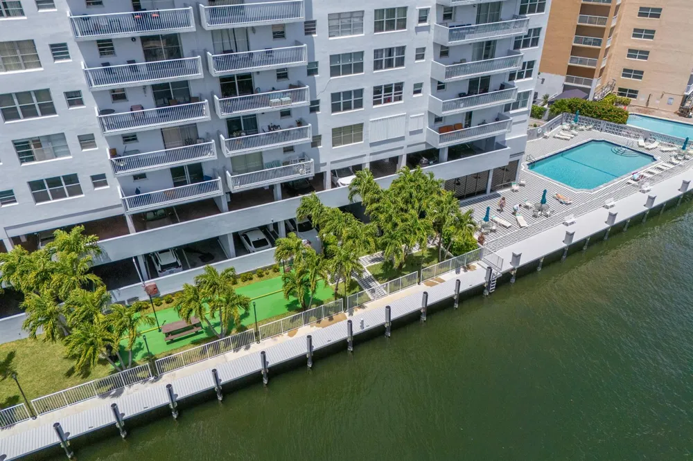 137 GOLDEN ISLES DRIVE #412 Hallandale Beach, FL 33009