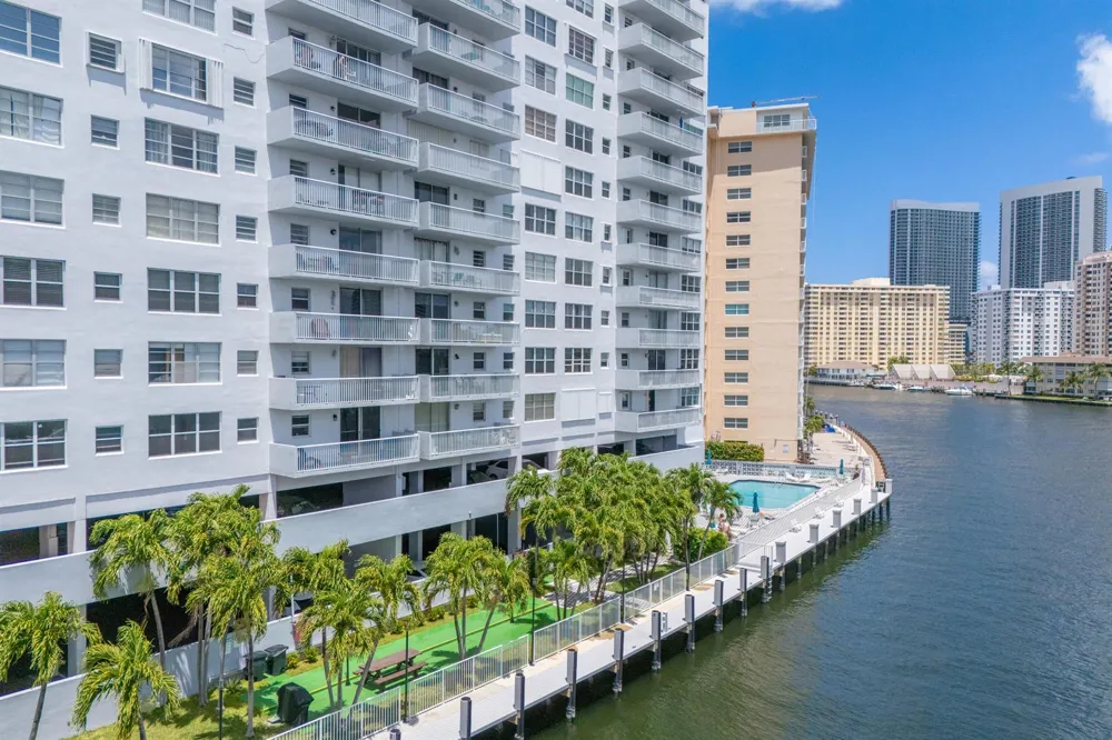 137 GOLDEN ISLES DRIVE #412 Hallandale Beach, FL 33009
