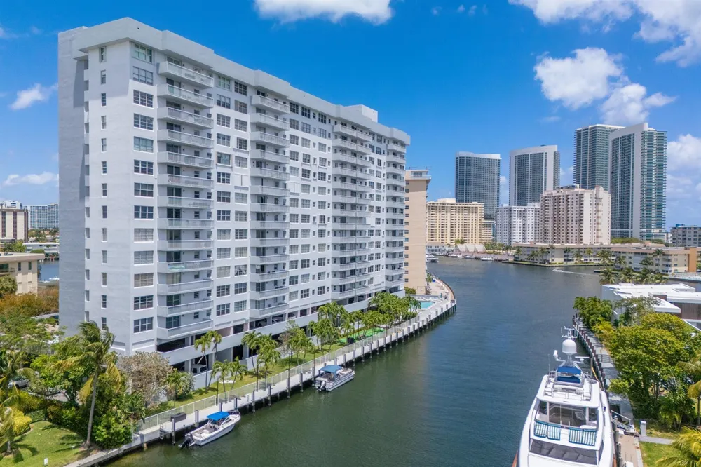 137 GOLDEN ISLES DRIVE #412 Hallandale Beach, FL 33009
