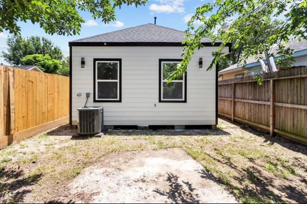 1101 Wooding Street Houston, TX 77011