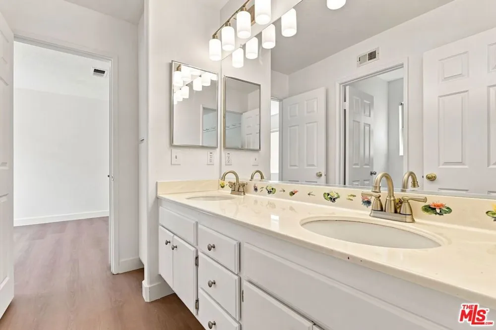 19327 Ackerman Avenue Santa Clarita, CA 91321