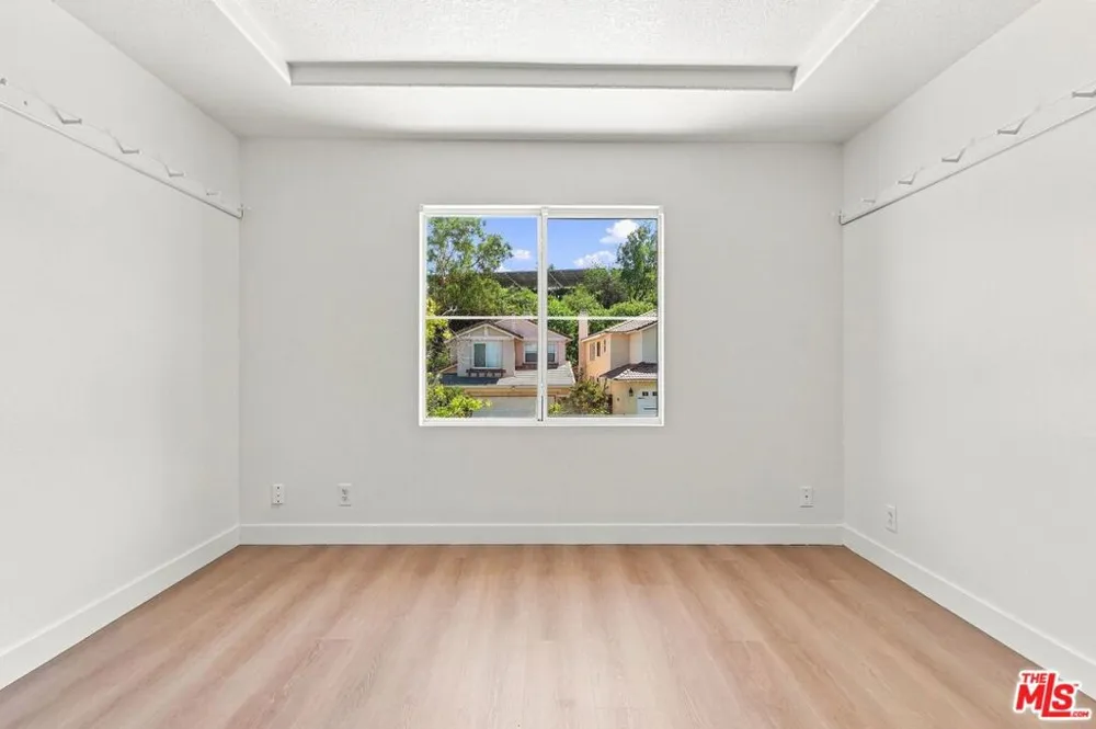 19327 Ackerman Avenue Santa Clarita, CA 91321