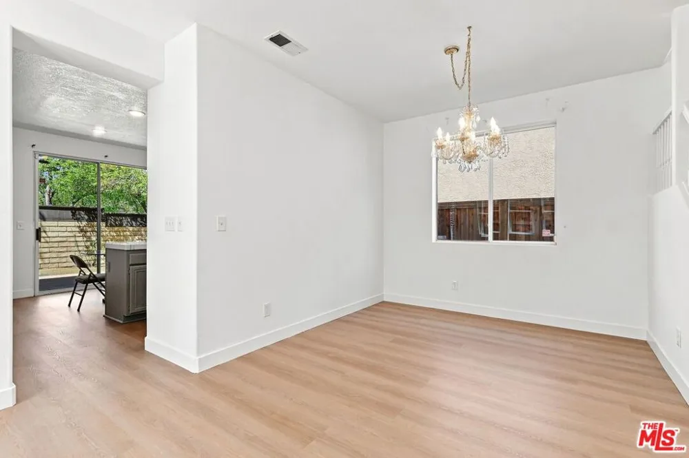 19327 Ackerman Avenue Santa Clarita, CA 91321