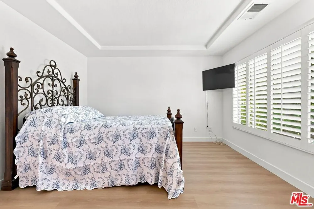 19327 Ackerman Avenue Santa Clarita, CA 91321