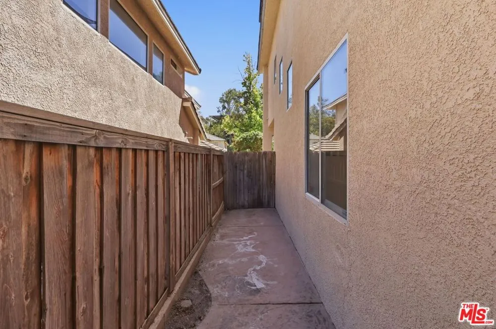 19327 Ackerman Avenue Santa Clarita, CA 91321