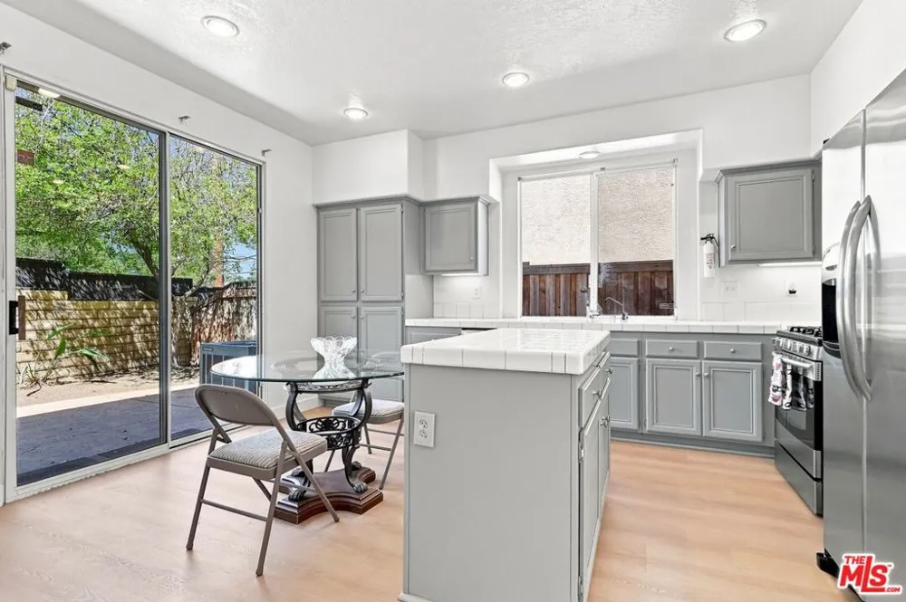 19327 Ackerman Avenue Santa Clarita, CA 91321