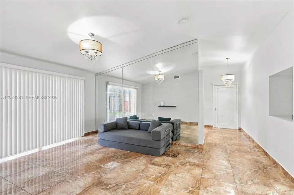 11050 SW 160th St #11050 Miami, FL 33157
