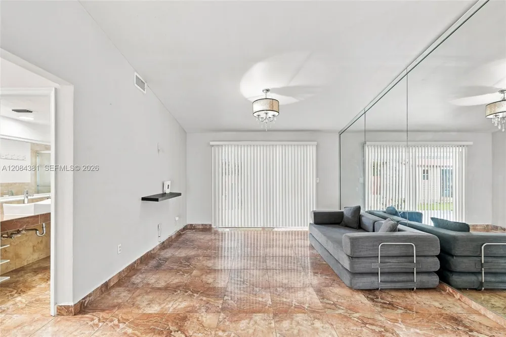 11050 SW 160th St #11050 Miami, FL 33157