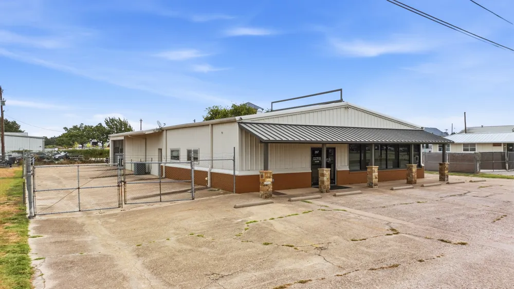 207 Eastridge Road Granbury, TX 76049