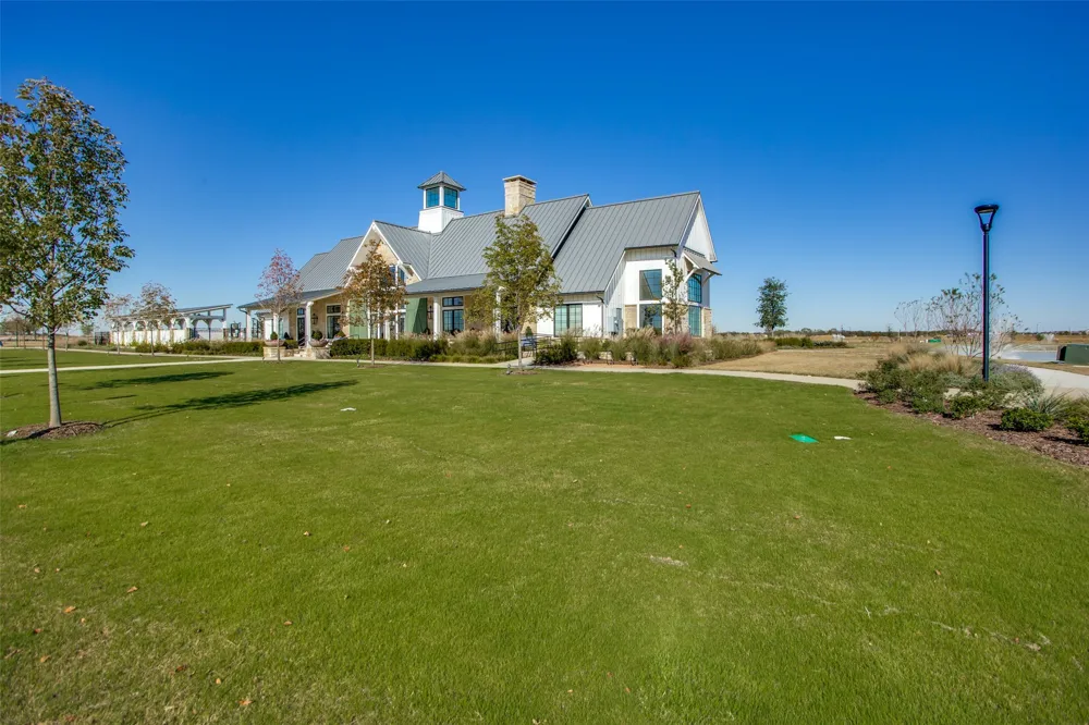 1316 Buttercup Avenue Aubrey, TX 76227