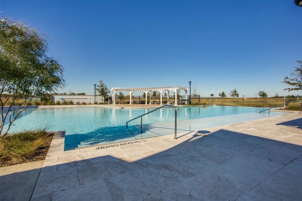 1316 Buttercup Avenue Aubrey, TX 76227
