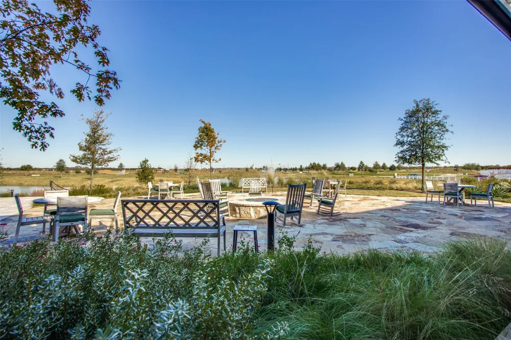 1316 Buttercup Avenue Aubrey, TX 76227