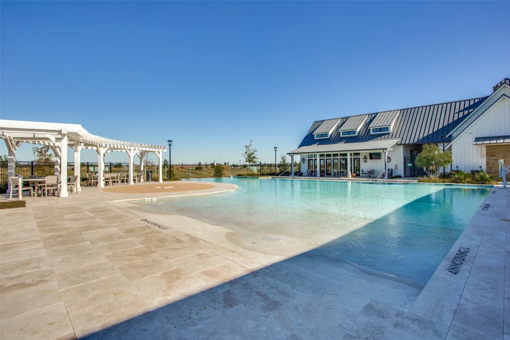 1316 Buttercup Avenue Aubrey, TX 76227
