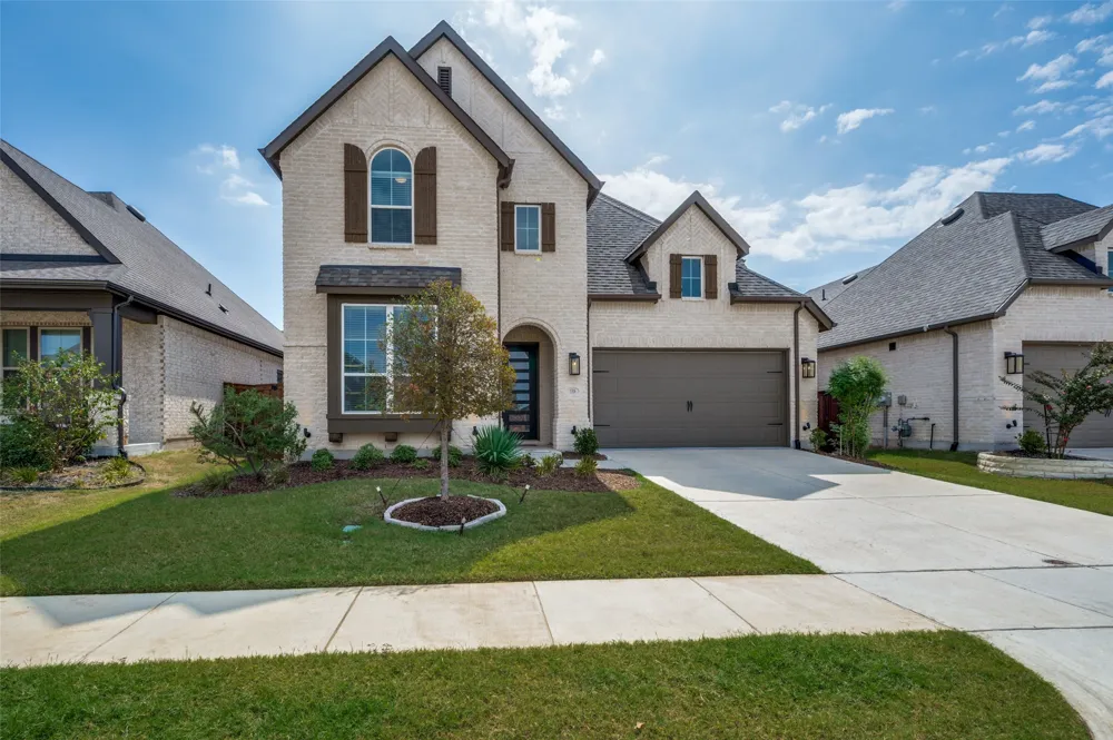 1316 Buttercup Avenue Aubrey, TX 76227