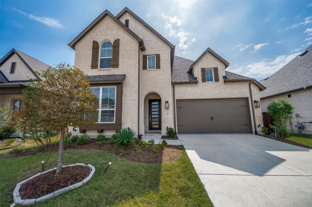 1316 Buttercup Avenue Aubrey, TX 76227