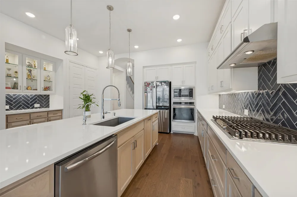 1316 Buttercup Avenue Aubrey, TX 76227
