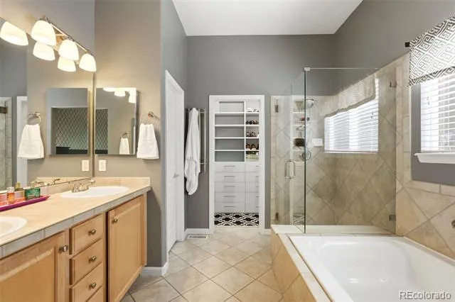 7147 S Versailles Street Aurora, CO 80016