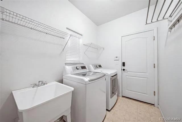 7147 S Versailles Street Aurora, CO 80016