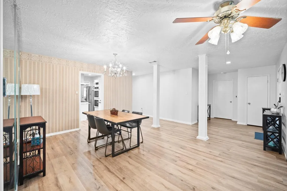 6114 Rollingbrook Drive Houston, TX 77096