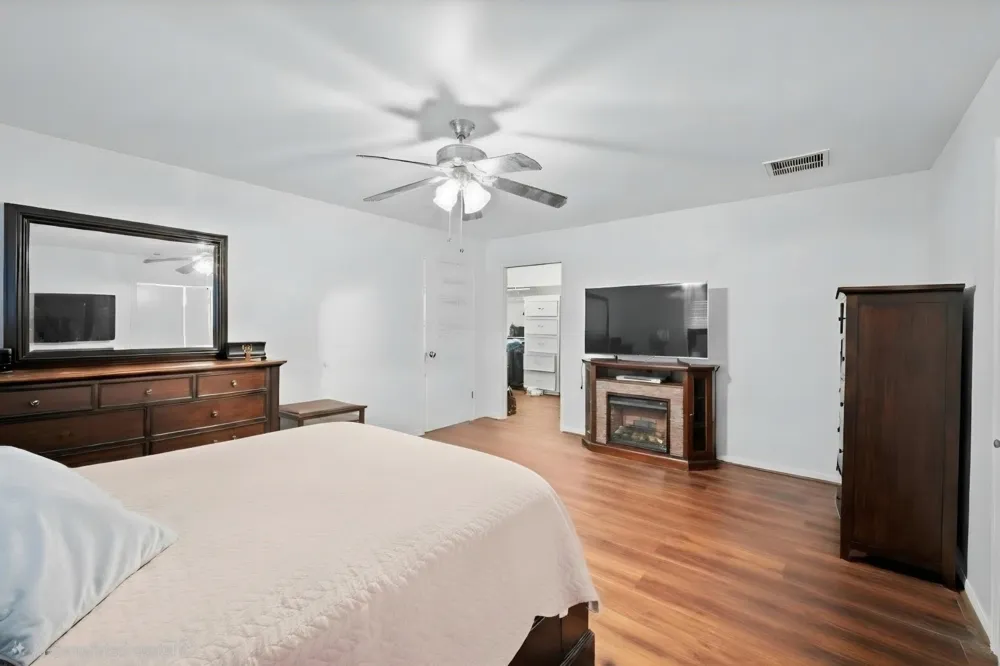 6114 Rollingbrook Drive Houston, TX 77096