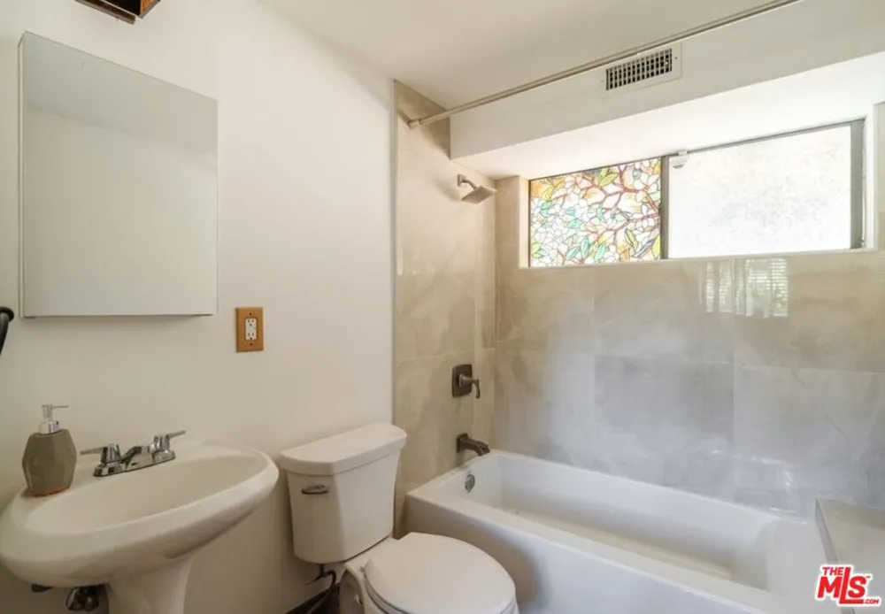 517 Canon View Trail Topanga, CA 90290