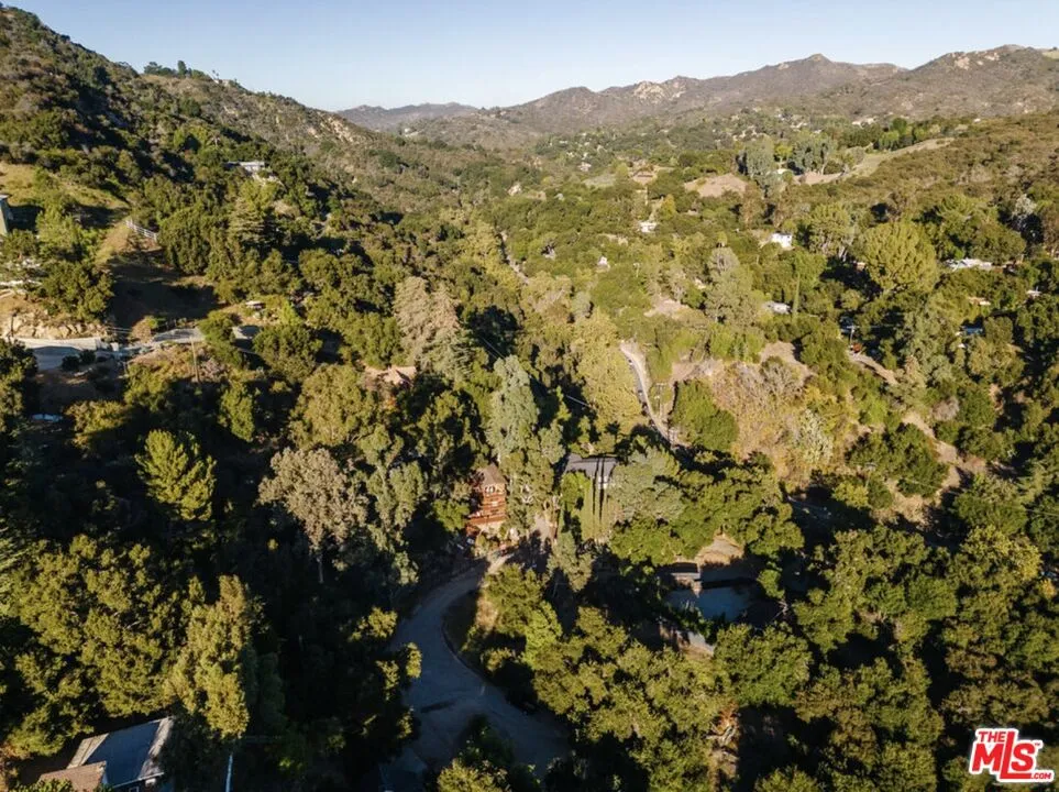 517 Canon View Trail Topanga, CA 90290