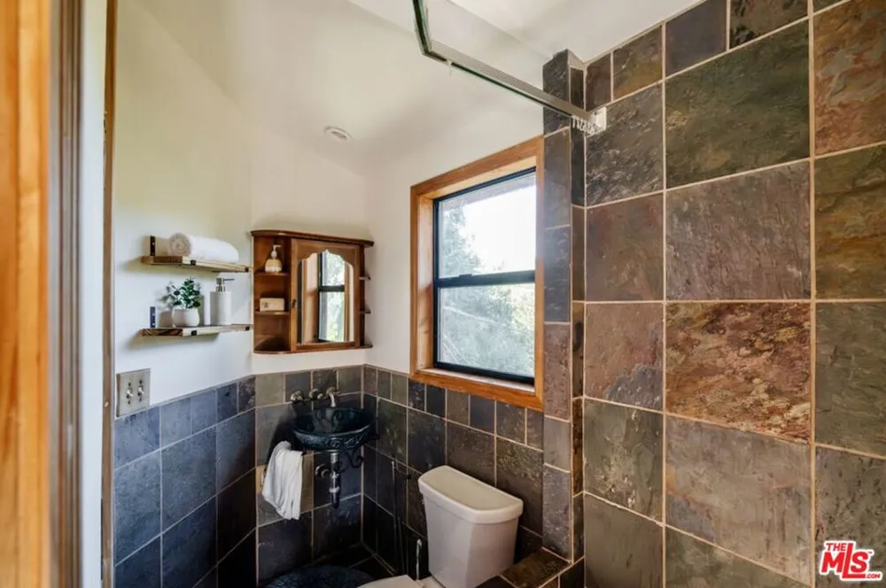 517 Canon View Trail Topanga, CA 90290