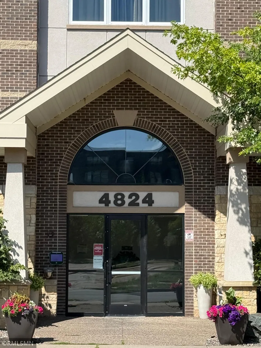 4824 E 53rd Street #523 Minneapolis, MN 55417