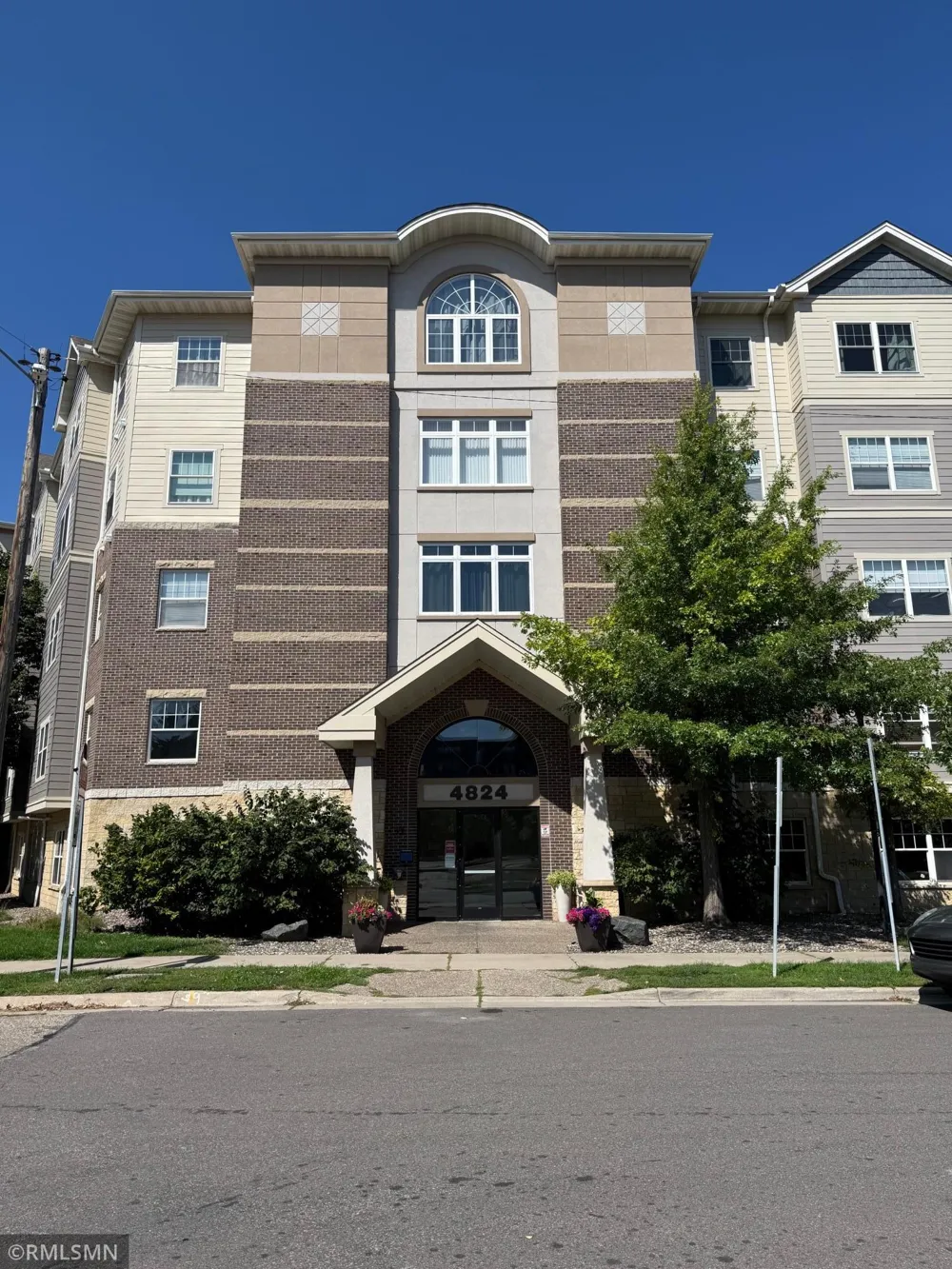 4824 E 53rd Street #523 Minneapolis, MN 55417
