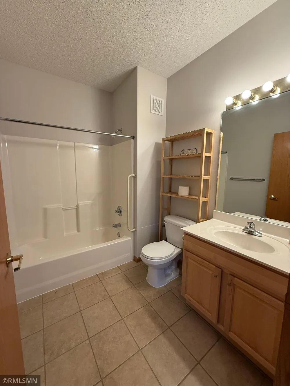 4824 E 53rd Street #523 Minneapolis, MN 55417