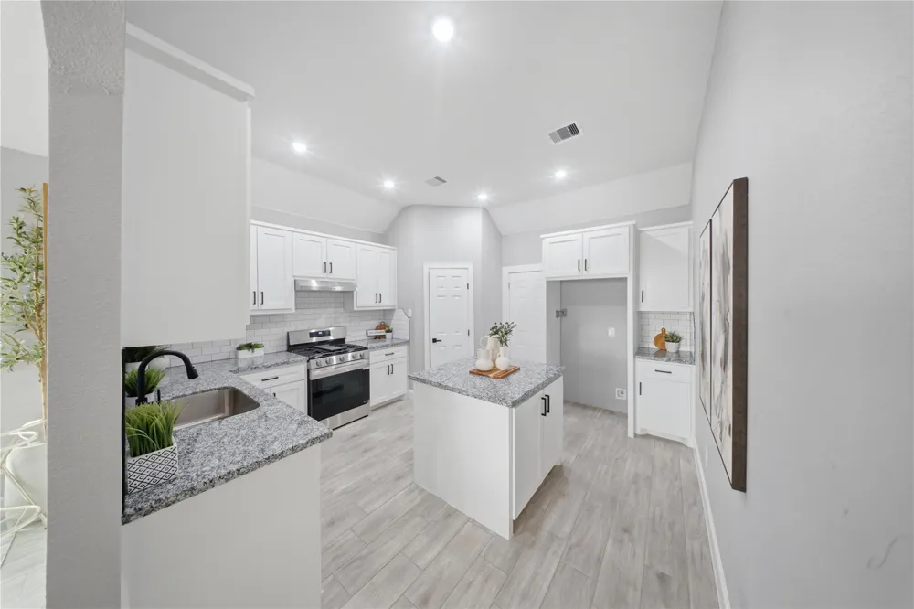 5014 E Meadow Drive Deer Park, TX 77536