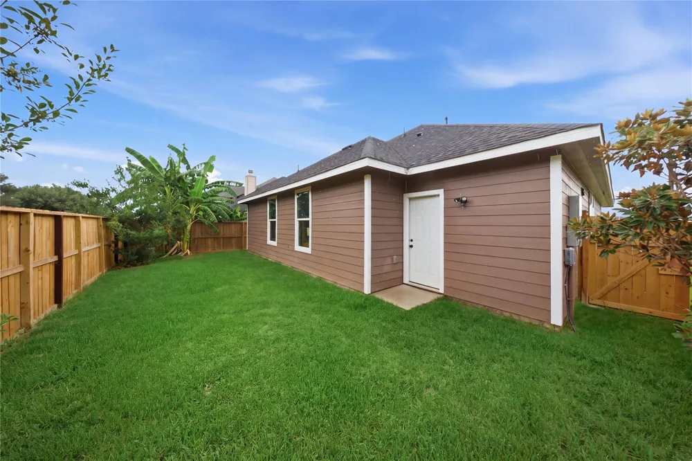 5014 E Meadow Drive Deer Park, TX 77536