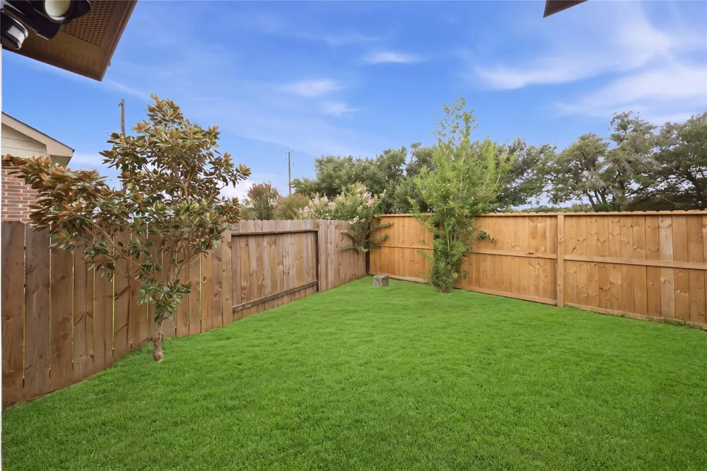 5014 E Meadow Drive Deer Park, TX 77536