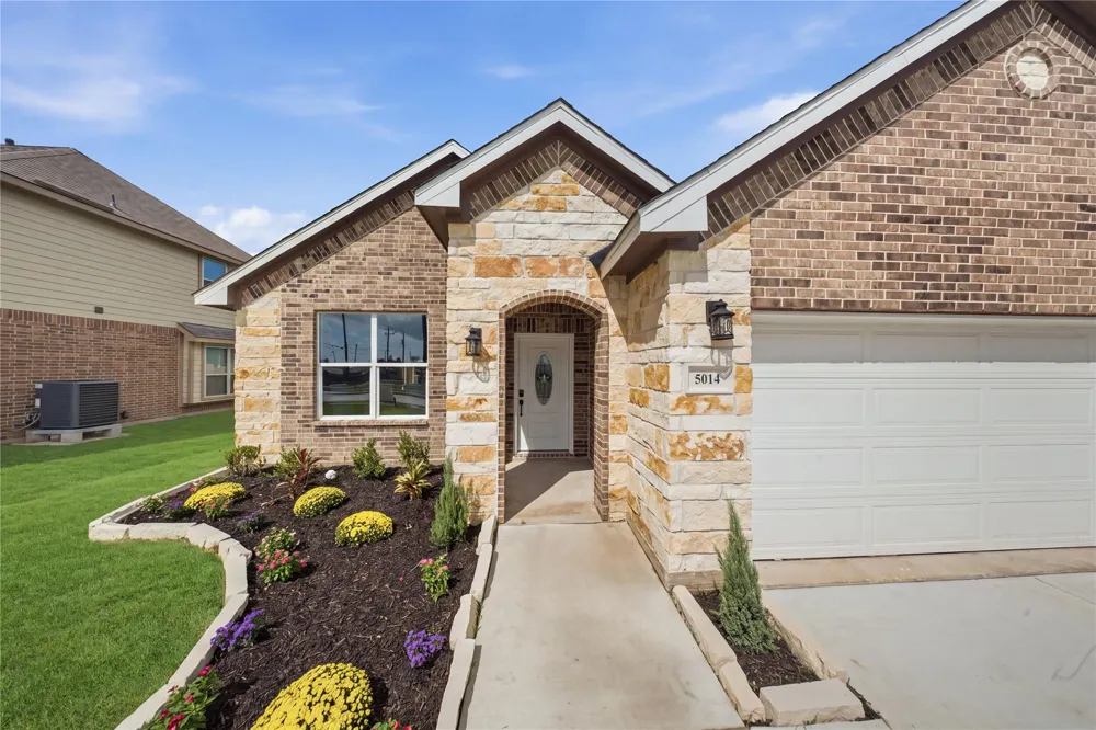 5014 E Meadow Drive Deer Park, TX 77536