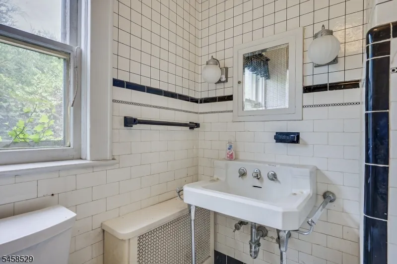 462 Union Ave Middlesex, NJ 08846