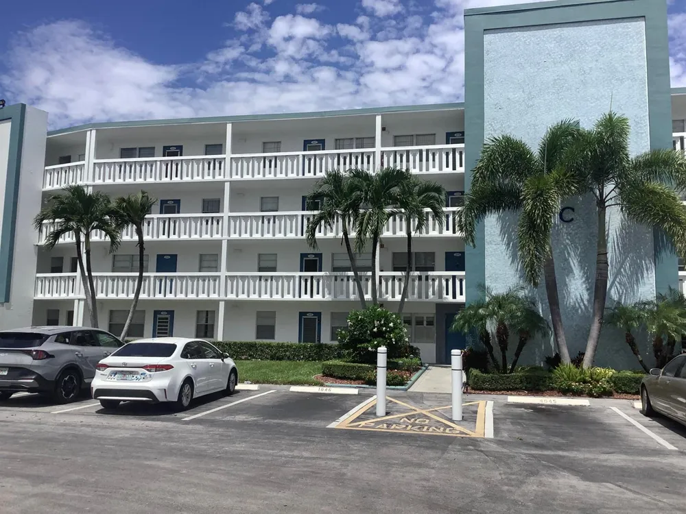 1045 EXETER C #1045 Boca Raton, FL 33434