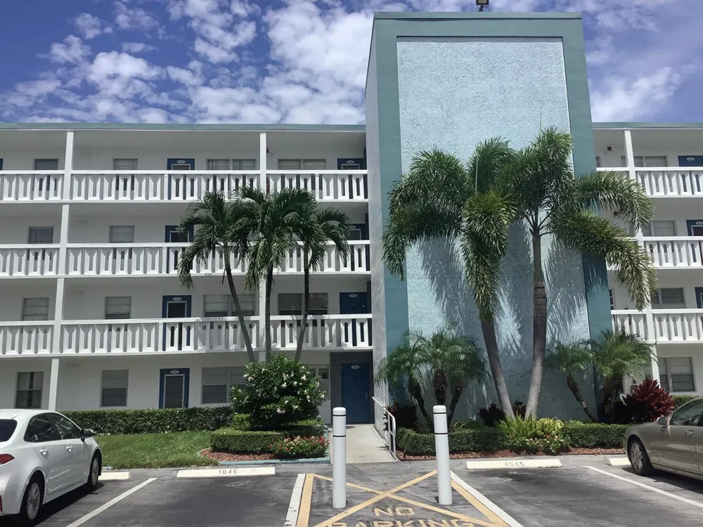 1045 EXETER C #1045 Boca Raton, FL 33434