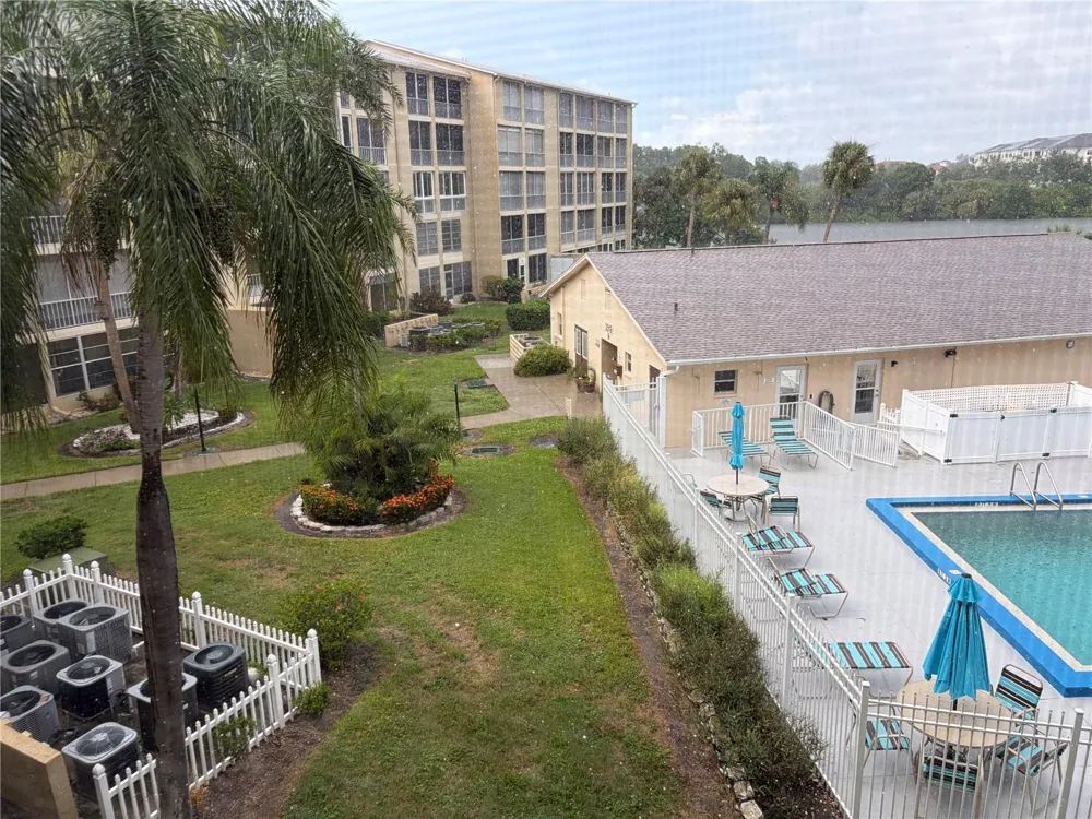 3753 LAKE BAYSHORE DRIVE #305 Bradenton, FL 34205