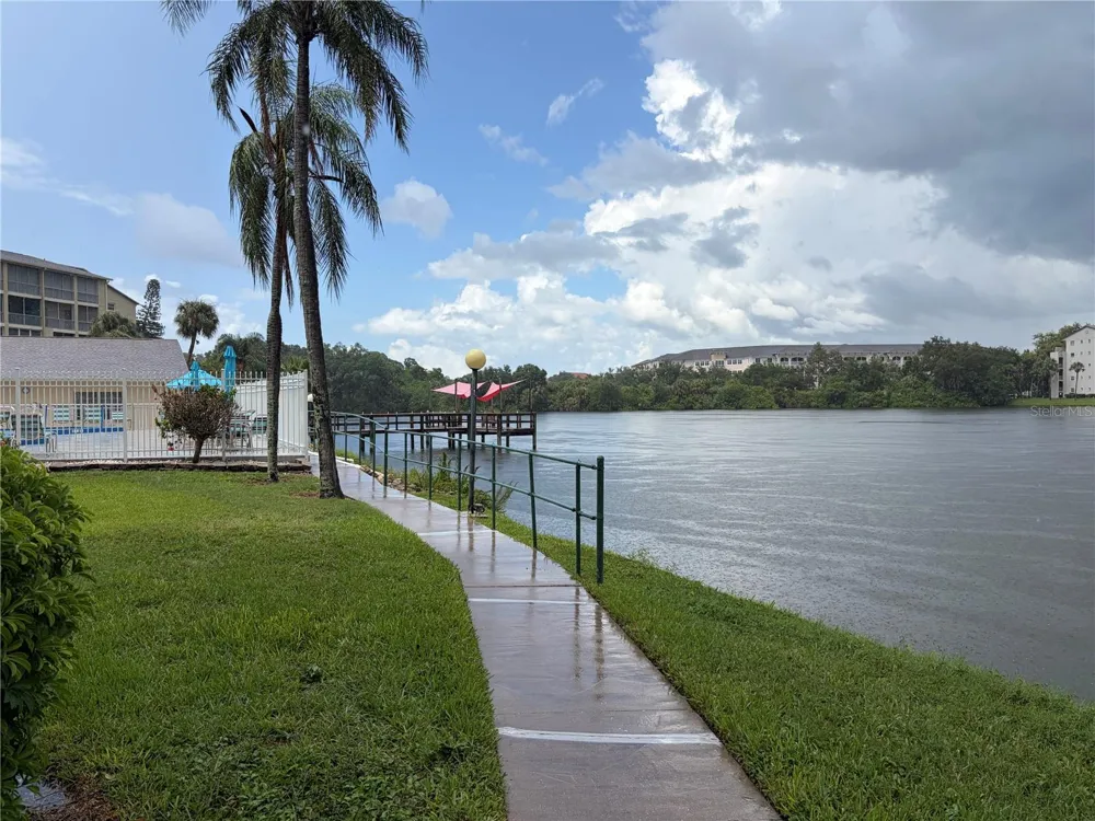 3753 LAKE BAYSHORE DRIVE #305 Bradenton, FL 34205