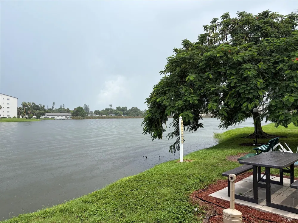 3753 LAKE BAYSHORE DRIVE #305 Bradenton, FL 34205