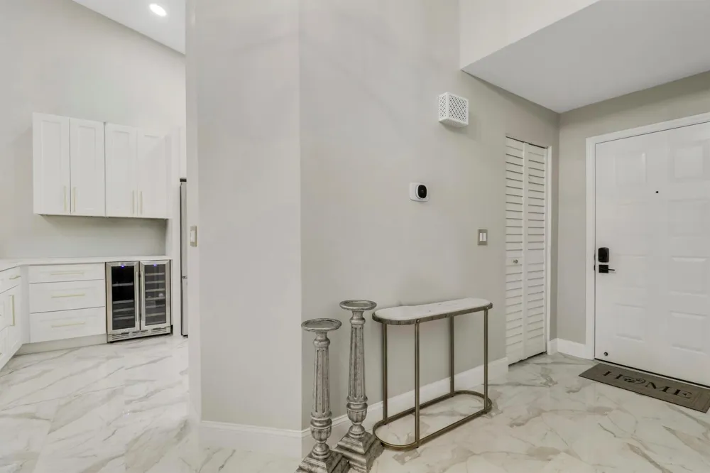 1143 Duncan Circle #202 Palm Beach Gardens, FL 33418