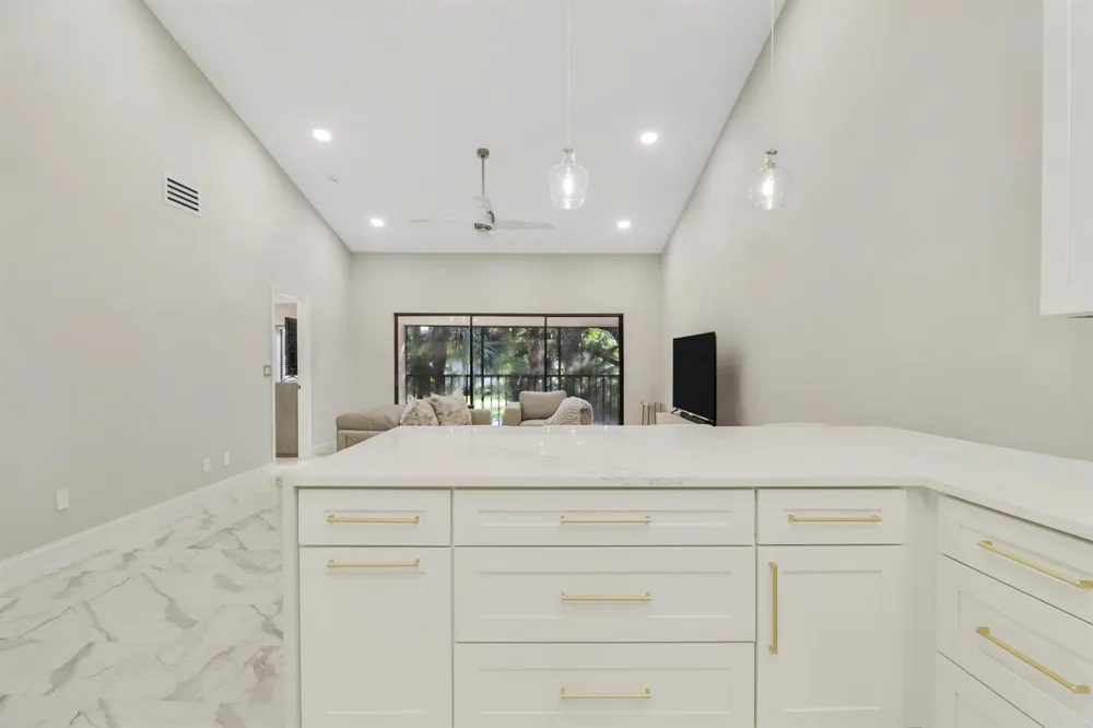 1143 Duncan Circle #202 Palm Beach Gardens, FL 33418