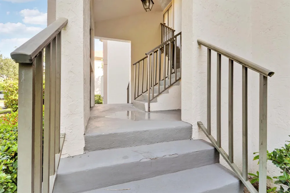 1143 Duncan Circle #202 Palm Beach Gardens, FL 33418